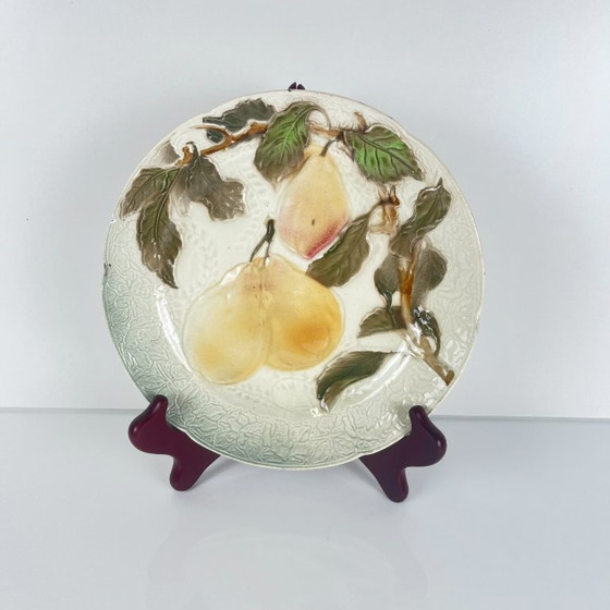 Image 1 of Set aus 4 KG St. Clément Barbotine Obsttellern (Kirsche, Mirabelle, Traube, Birne), Ende des 19. bis Anfang des 20. Jahrhunderts