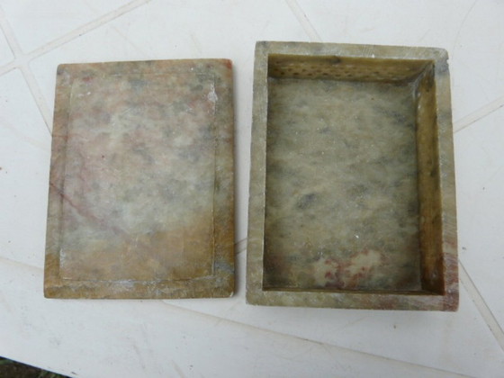 Image 1 of Schmuckkästchen aus grünem Onyx mit Intarsien aus Marmor und Perlmutt