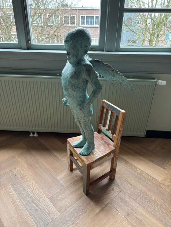 Image 1 of Babette Degraeve : Petit garçon à l'intérieur (statue en bronze)