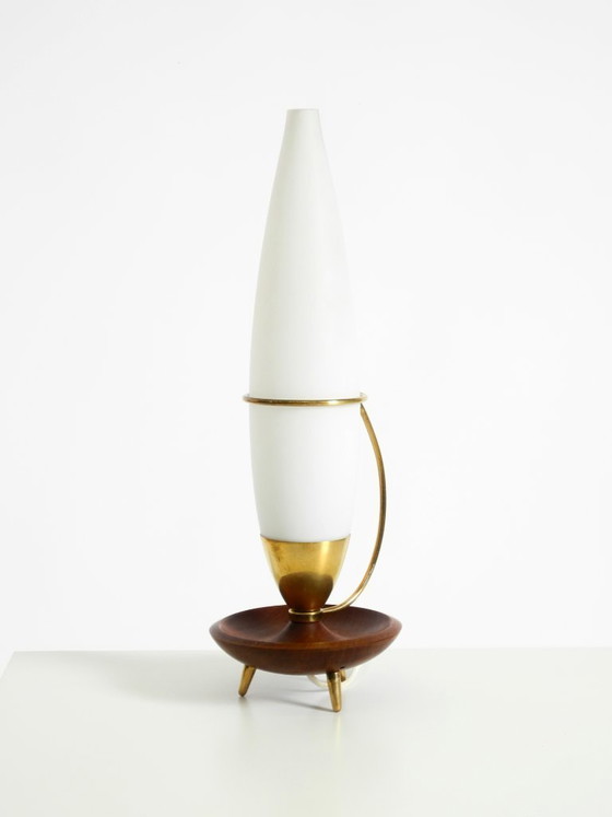 Image 1 of Large, beautiful Mid-Century Modern table lamp made of brass and teak, with a frosted glass shade | 42 cm | 16,5"