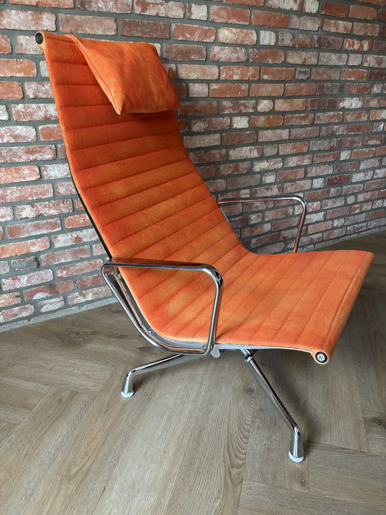 Image 1 of Herman Miller Eames EA 124 Lounge Chair - Arancione, Cromato