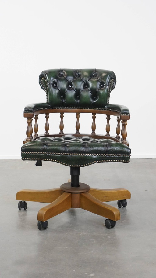 Chaise de bureau Chesterfield à roulettes en cuir de vache vert foncé et bois