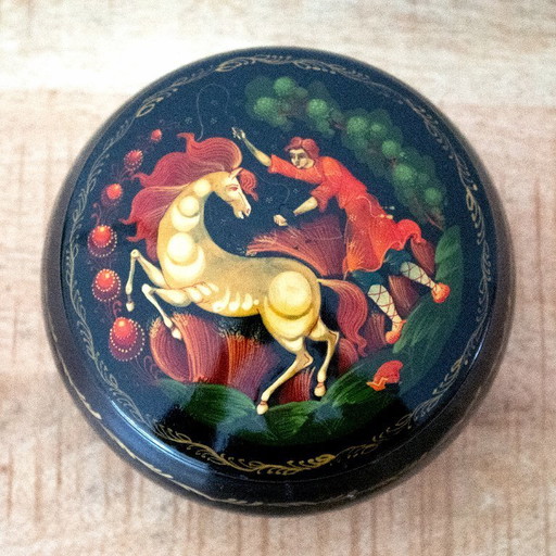 Vintage russische Volkskunst-Schmuckkästchen aus Metall: handbemaltes Lackkästchen mit Deckel