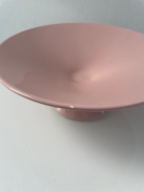 Image 1 of Cuenco moderno de cerámica rosa pastel con pie de 25 cm