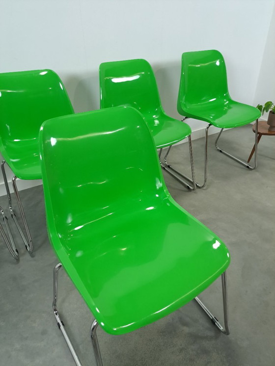 Image 1 of Set groene kunststof chromen buisframe stoelen Helmut Starke Zweden