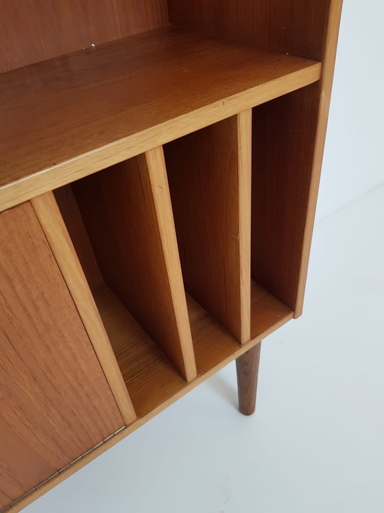 Vintage Danish wall cabinet | LP cabinet teak flap – Wood (photo 6 of 14)