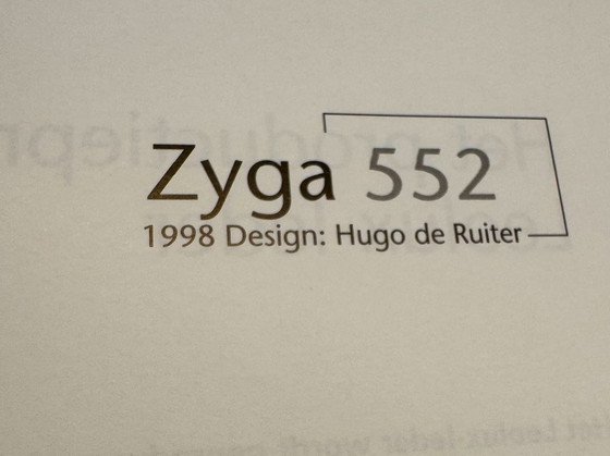 Image 1 of Leolux Zyga design bijzettafel bleu verre