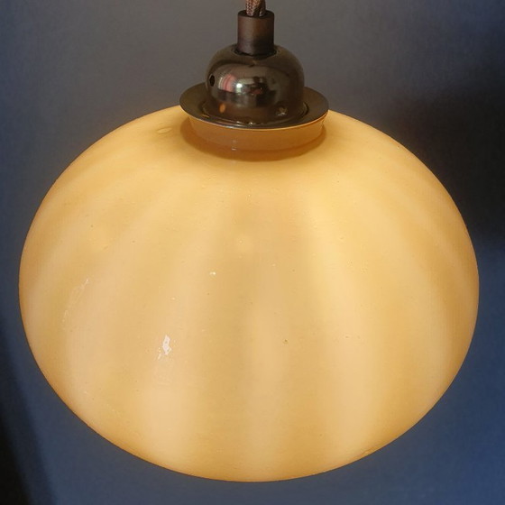 Image 1 of Lampada a sospensione vintage in vetro opalino giallo pastello/arancione
