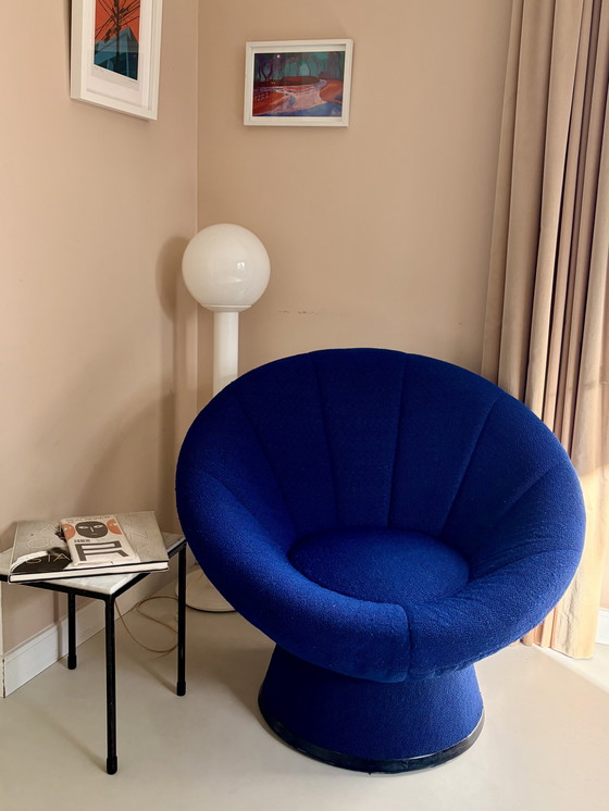 Image 1 of Drehbarer Blumenstuhl im Weltraumzeitalter