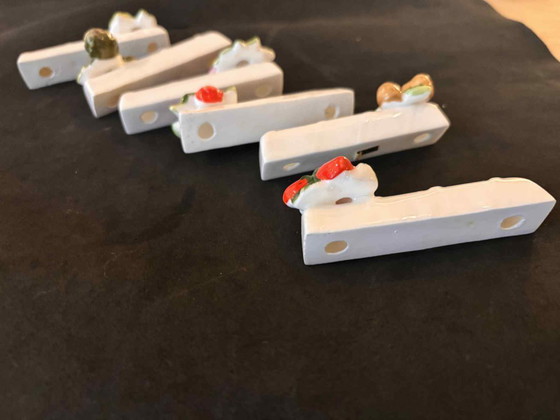 Image 1 of Keramische Majolica Messenleggers Set: Keramische Groente Fruit Bestekhouder, Frankrijk Vintage