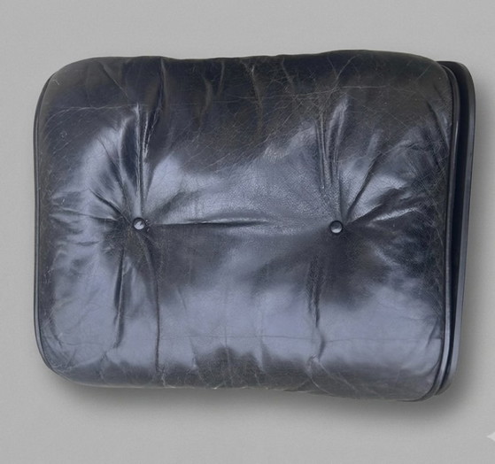 Image 1 of lounge chair e ottoman, Charles and Ray Eames, scocca e pelle nera, prod. Icf ,fine anni '70