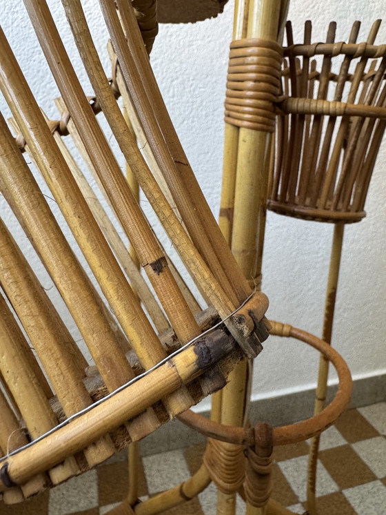 Image 1 of Lámpara de pie con soporte para plantas de ratán de los años 50