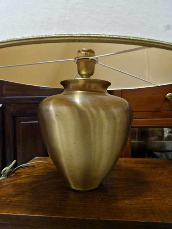 Image 1 of Beautiful large gold/brass table lamp