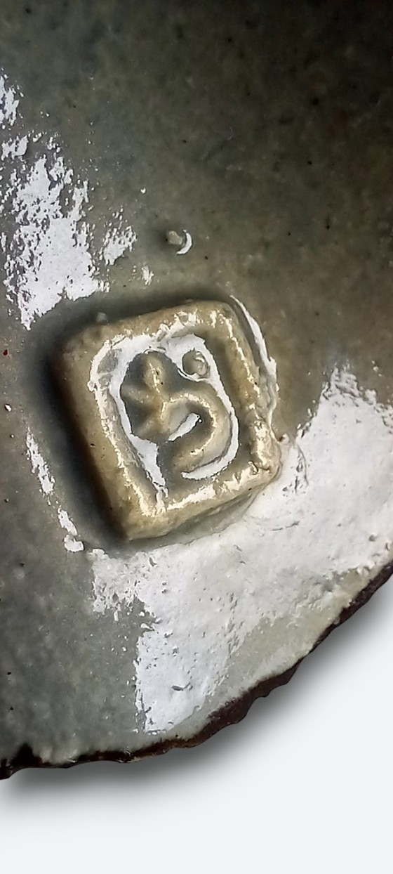 Image 1 of Studio ceramic bowl on foot with organic shape and gray glaze – signed studio mark