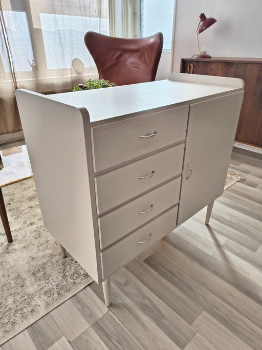 Vintage dresser or chest of drawers | cashmere mat