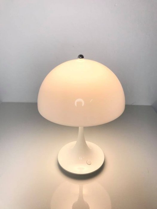 Image 1 of Panthella Portátil Blanco