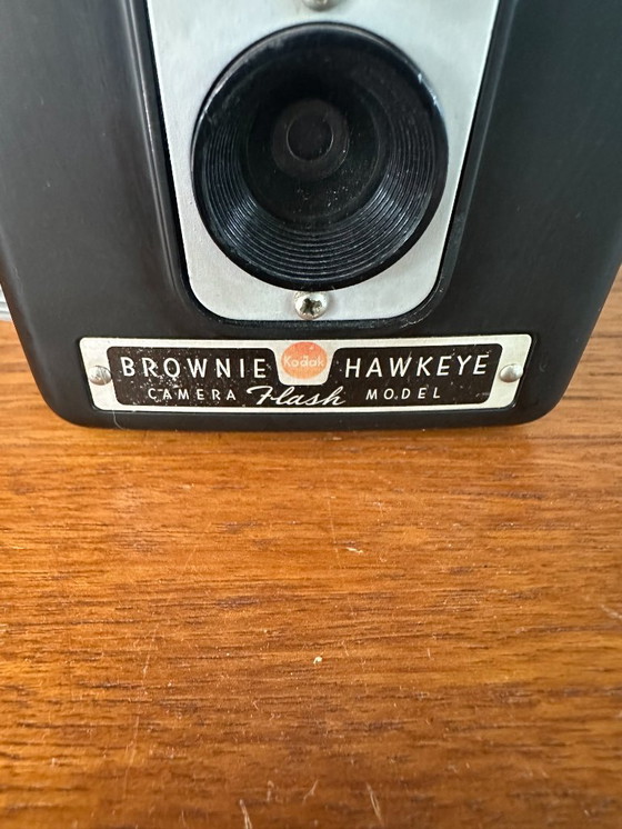 Image 1 of Dos Kodak Brownies originales: auténticos íconos del diseño de los años 50 en excelentes condiciones.