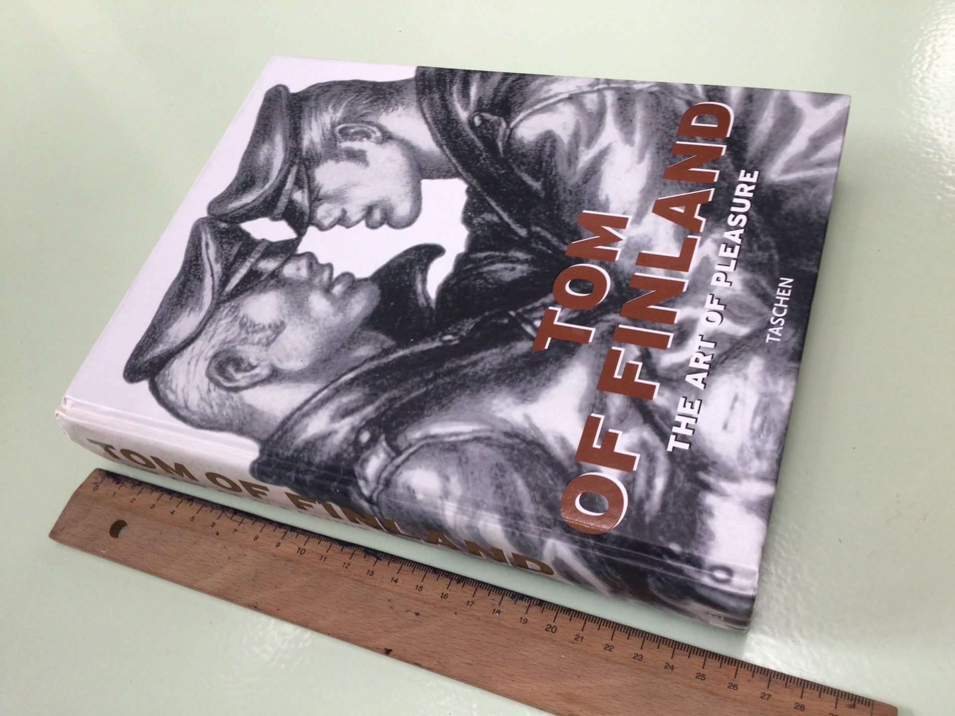 Book TOM OF FINLAND. TASCHEN | €10 | Whoppah