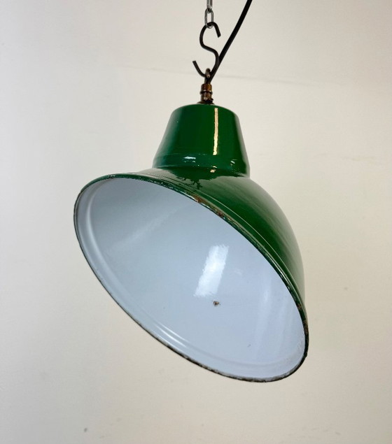 Image 1 of Lampada a sospensione industriale in smalto verde britannico, anni '60