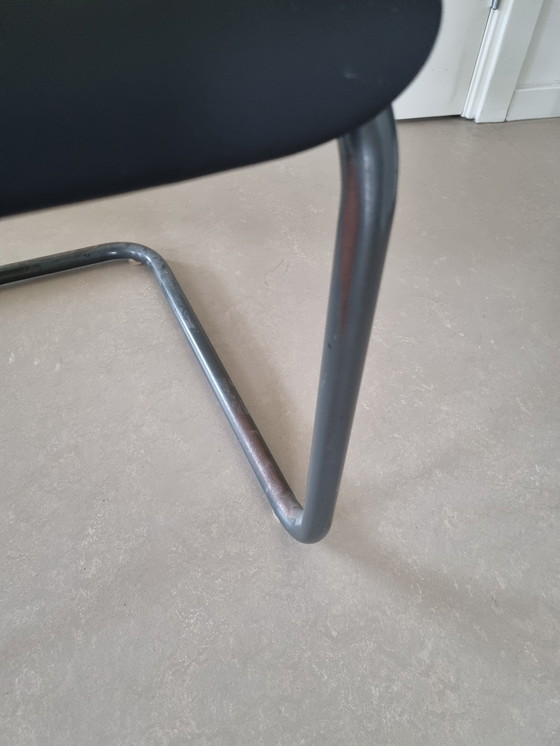 Image 1 of Sedia con telaio tubolare e base a slitta