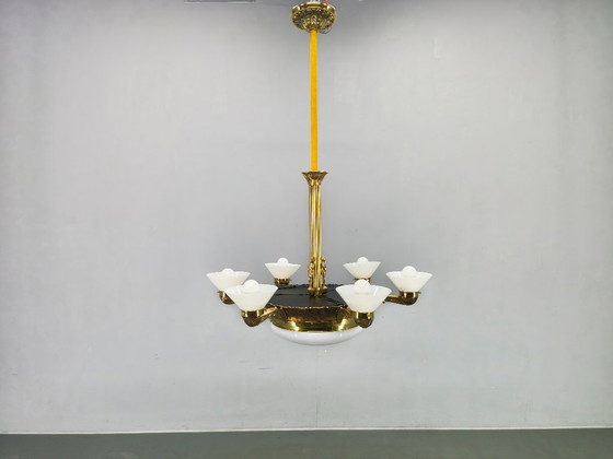 Image 1 of Lámpara de araña Art Déco de latón con pantallas de cristal, Checoslovaquia, década de 1930.