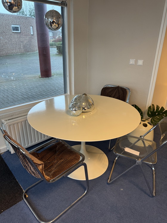 Image 1 of Vintage Knoll tulip table