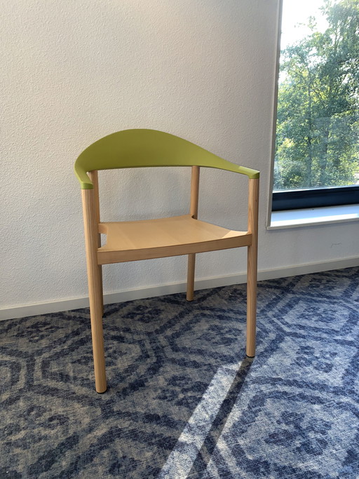 Chaise design Plank Monza modèle showroom