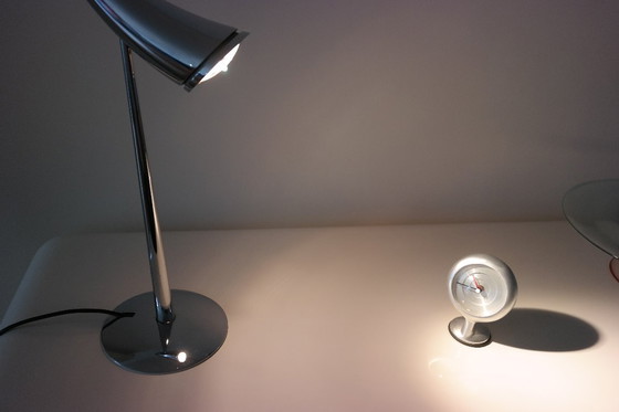 Image 1 of Philippe Starck, lampada 'ARA', metallo cromato lucido (FLOS, Italia).