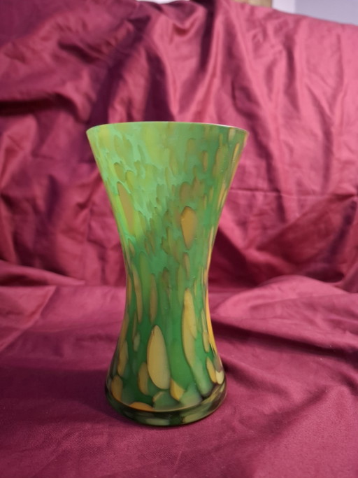 Mid-Century Modern Cased Spatter Glass Vase – Chribska Style (15cm)