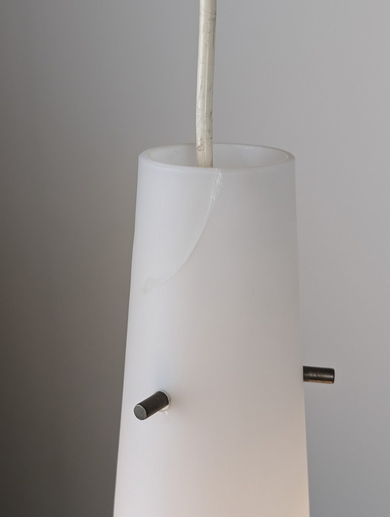 Image 1 of Lampada a sospensione italiana in opalino e ottone, stile Stilnovo, anni '50