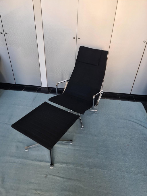 1x Herman Miller Eames Loungesessel und Ottomane in Schwarz