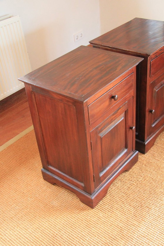 Image 1 of 2 comodini in mogano, usati pochissimo da Eichholtz