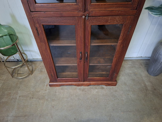 Image 1 of Vitrine ancienne en teck, meuble à vaisselle, meuble mural, dimensions 82x39cm et 137cm de hauteur.