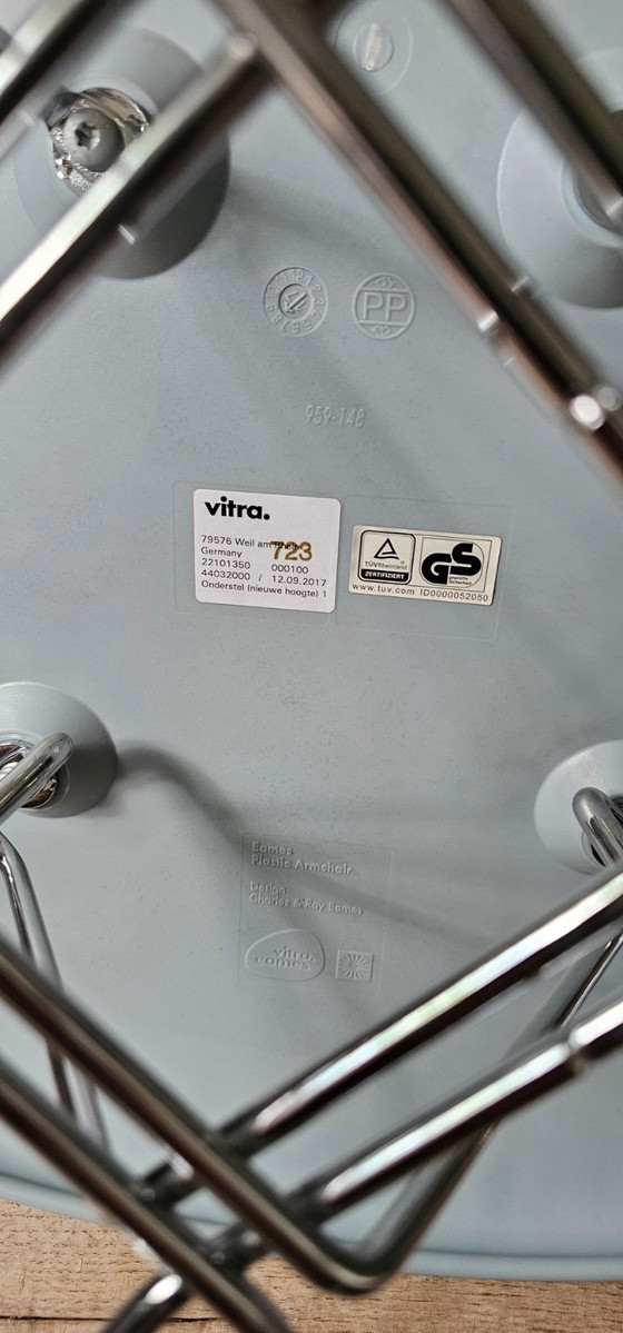 Image 1 of Vitra Chair Eames DAR - ice gray