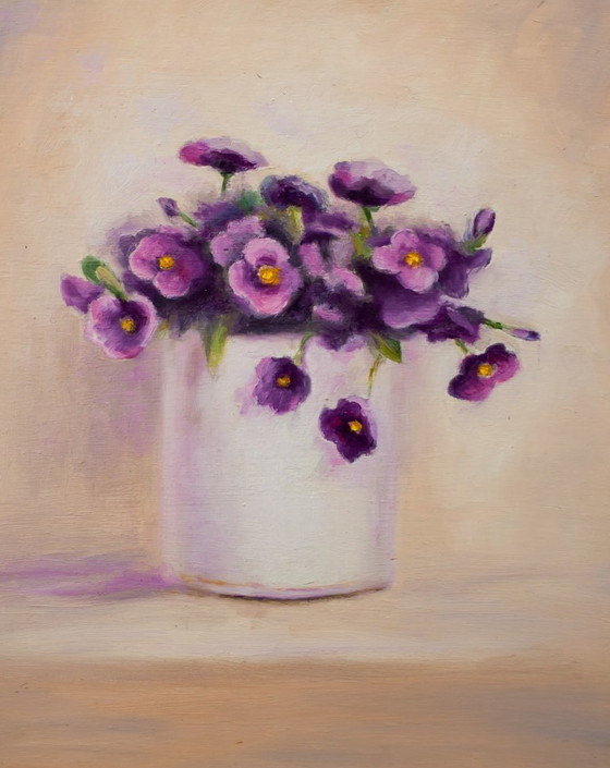 Image 1 of Flores pintadas a mano al óleo sobre tabla.  Cuadro de flores pintadas al óleo. Óleo con flores firmado. Flores violetas al óleo