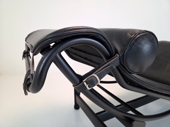 Image 1 of Chaise Longue Cassina LC4 – Le Corbusier, Charlotte Perriand e Pierre Jeanneret
