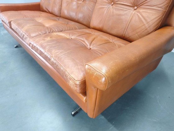 Image 1 of Canapé en cuir danois Svend Skipper, couleur cognac chromé, années 1960