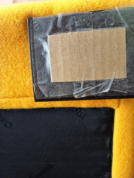 Image 1 of Sillón CASSINA 2x 637 Utrecht 2024 (NUEVO, nunca usado) KVDRAT AMARILLO 13L Lana