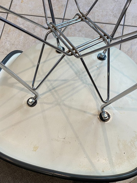 Image 1 of Off-white Eames Herman Miller vintage 50s 60s 70s fiberglass vinyl chair