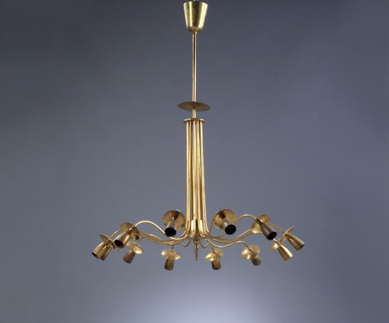 Image 1 of Lustre en laiton attribué par Oscar Torlasco 1970