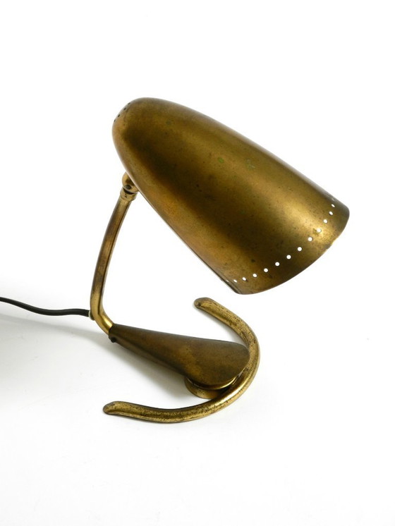 Image 1 of Lampe de table en laiton, rare et exceptionnelle, de style moderne du milieu du siècle.