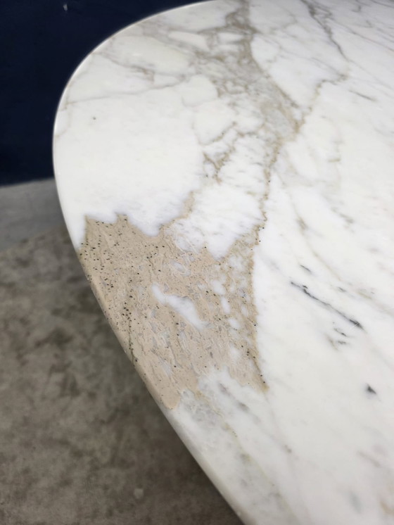Image 1 of Poltrona Frau dining table 150cm Calacatta Oro marble LP € 13,500