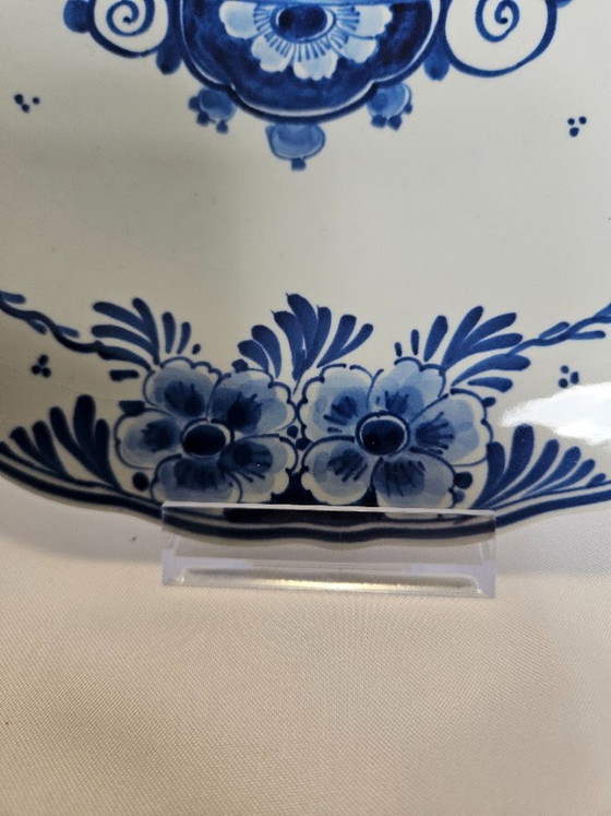 Grande piatto da parete Royal Delft (29,5 cm) – Dipinto a mano, Cesto di fiori, 1967 – Porceleyne Flec (photo 3 of 6)