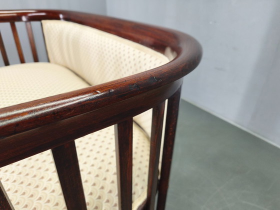 Image 1 of Toegeschreven aan Josef Hoffmann: Beukenhouten sofa, Weense Secession, jaren 1920