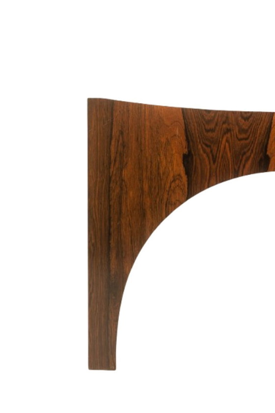 Image 1 of Paire de bouts de canapé ou tables basses en palissandre. Années 1970