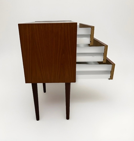 Image 1 of Commode en teck vintage Danish Design des années 1960
