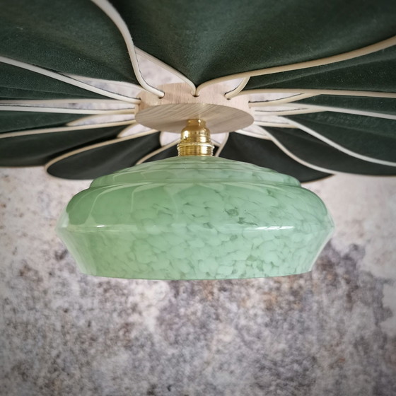 Image 1 of Lampada a sospensione a forma di fiore in rattan e lino color verde abete – Artisan Lighting