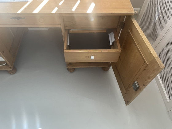 Image 1 of Kiefernschreibtisch mit Stauraum