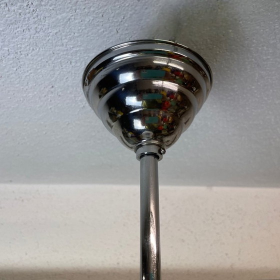 Image 1 of Lámpara colgante Art Decó ovalada de vidrio opalino blanco