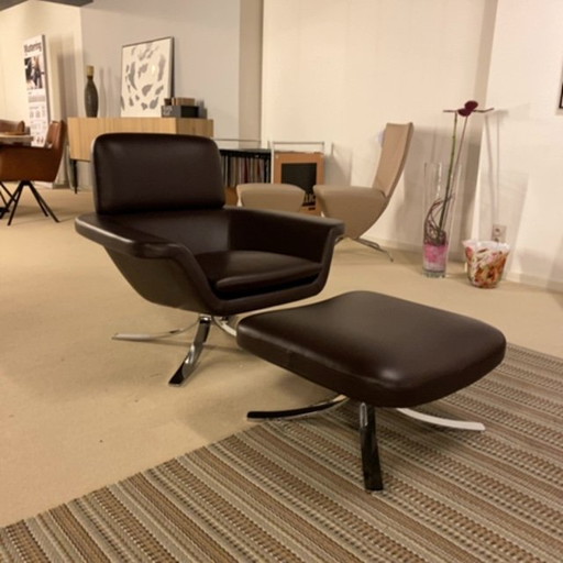 Minotti Blake fauteuil met poef